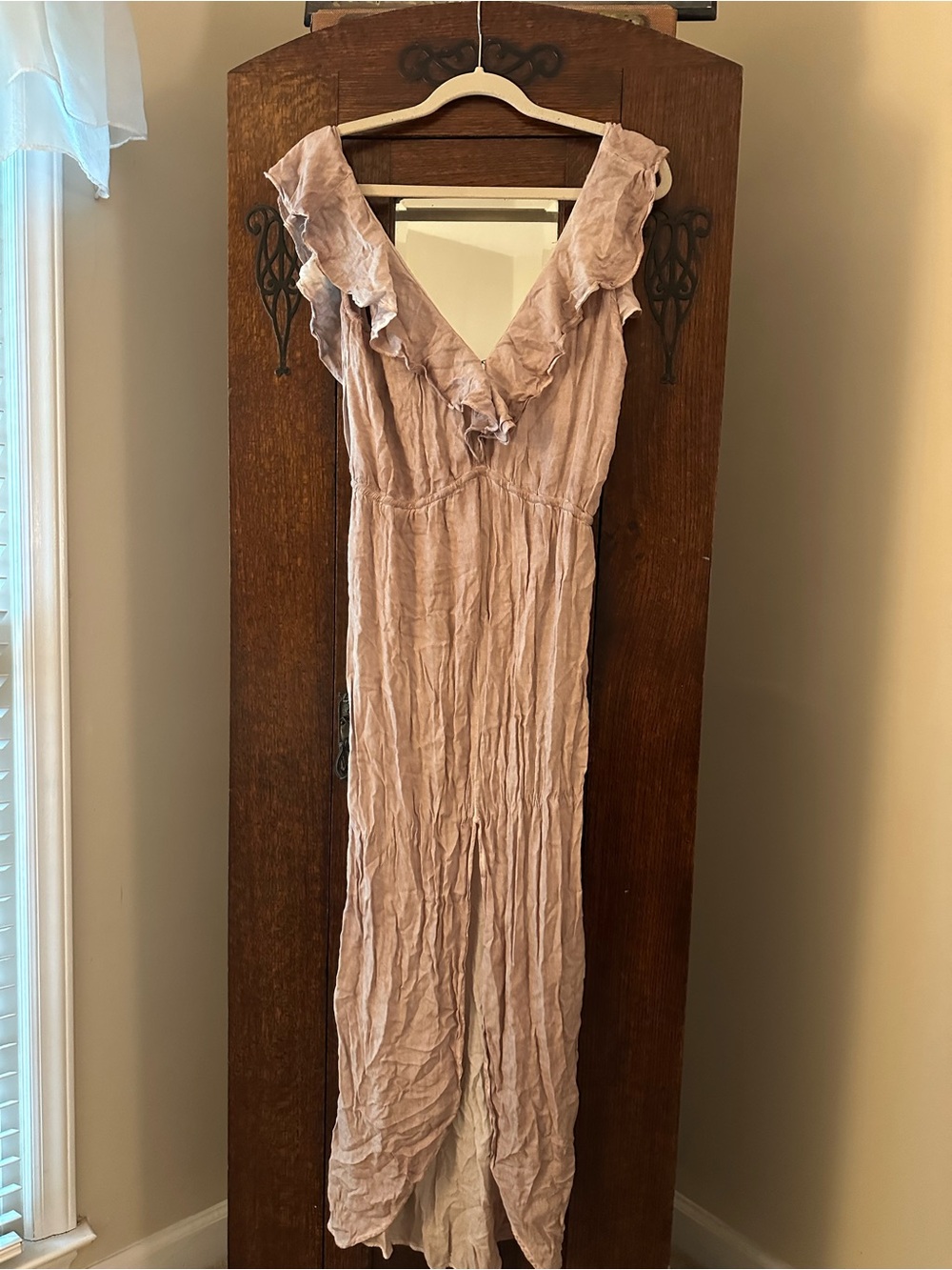 YFB Young Fabulous & Broke Ruffled Crinkled Maxi Dress with Center Split Size M